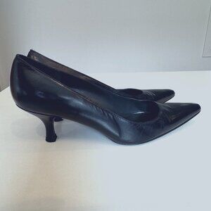 Stuart Weizman Kitten Heel Pump Black Leather 7.5 In box